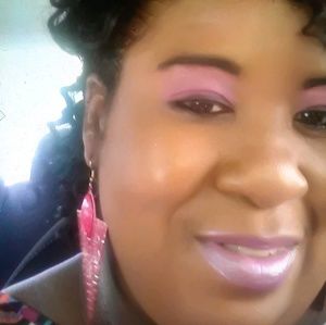 Meet your Posher, Eva